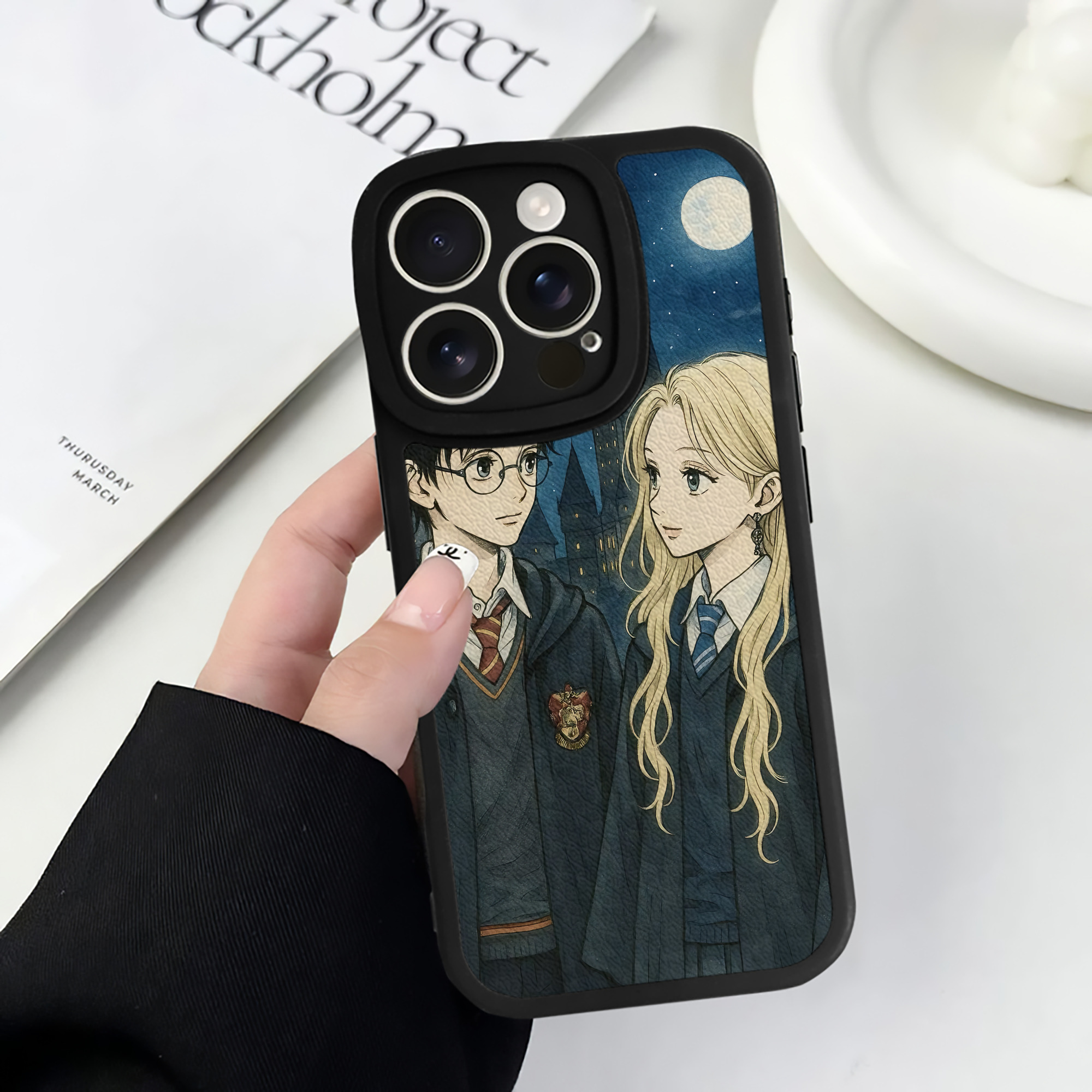 （画像用） Harry Potter ハリー・ポッターシリーズ 【iPhone 16シリーズ対応】シリコンスマホケース（レザー調） 材質：シリコン